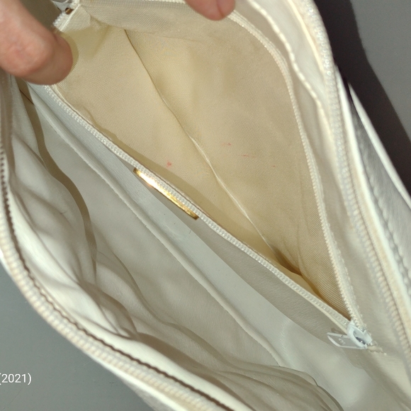 Authentic Vintage Givenchy Crossbody Bag with Gold Chainlink Strap - Picture 13 of 17